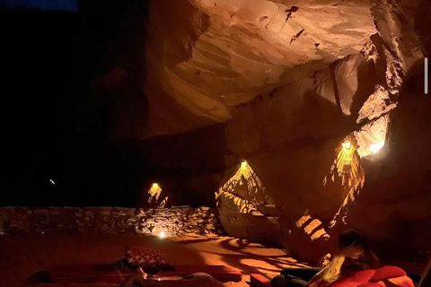 Wadi Rum: 2-Day Southern Desert Tour, Camel & Stargazing