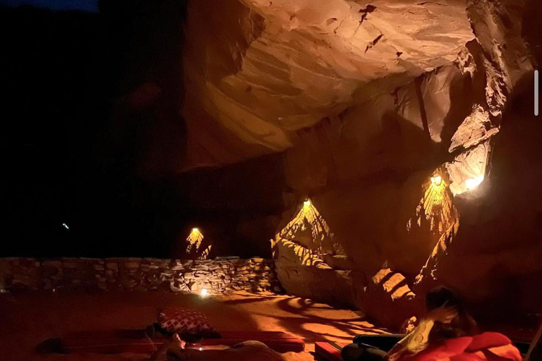 Wadi Rum: 2-Day Southern Desert Tour, Camel & Stargazing