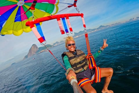 Rio de Janeiro: Parasailing Flight over Guanabara Bay