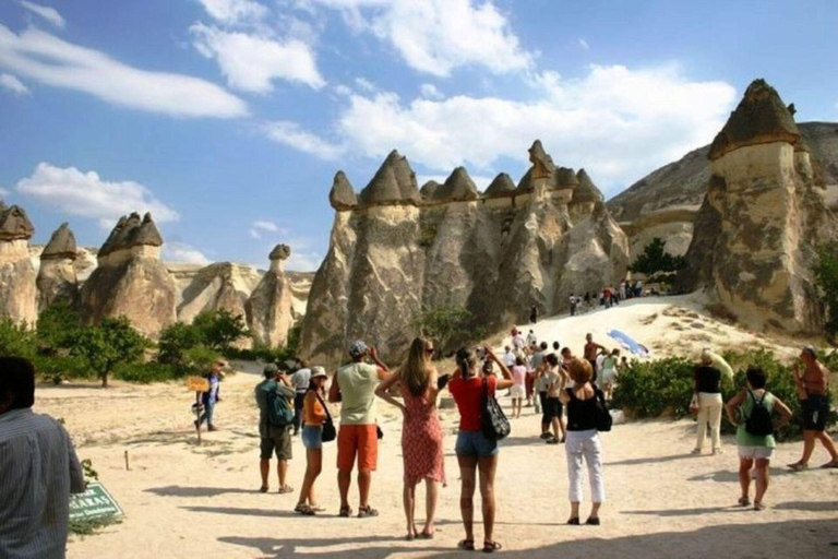 Cappadocië: Rode rondleiding (inclusief lunch, gids, entreegelden)