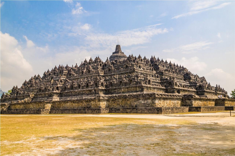 Borobudur klättra upp, Merapi Jeep &amp; Prambanan med inträdesavgifterTur utan soluppgång