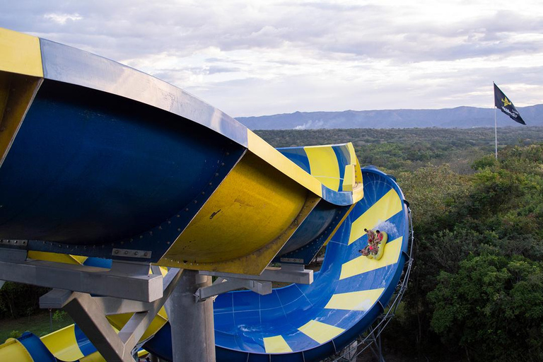 DESDEBOGOTÁ: Visit the Piscilago Water Park including ticket and lunch.