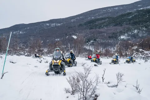 Ushuaia: Motoslitta+Rockets+Huskies+Skiing+Pranzo o Pizza Rodizio