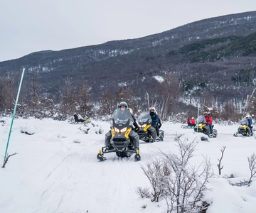 Ushuaia: Snowmobile+Rockets+Huskies+Skiing+Lunch or Pizza Rodizio