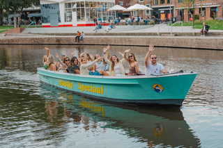 Groningen: Canal Cruise with Optional Audio Guide