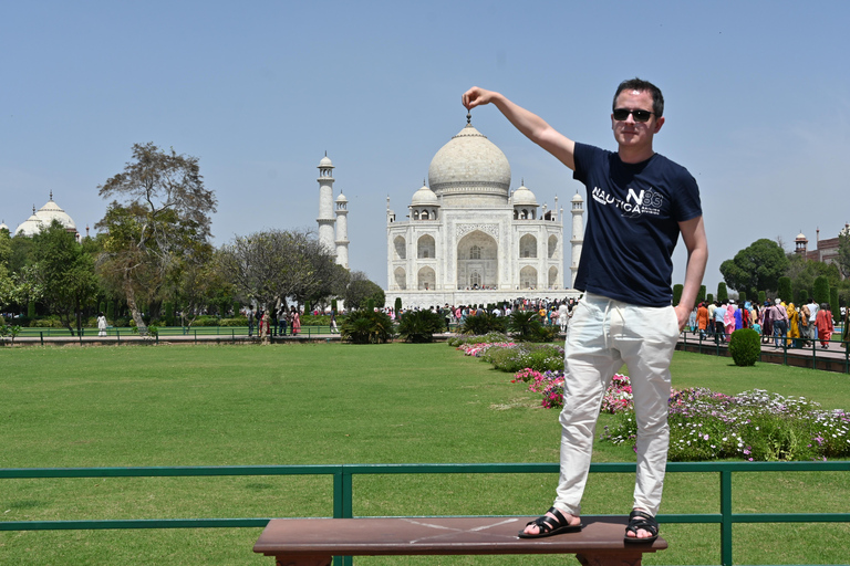 From Delhi: Private Sunrise Taj Mahal Tour by CarTour privado desde Delhi - Coche, guía, entradas y comida de 5 estrellas