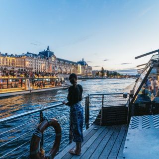 Paris: Evening Cruise with Dinner on River Seine