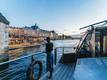 Paris: 3-Gänge-Dinner-Kreuzfahrt auf der Seine mit Live-Musik