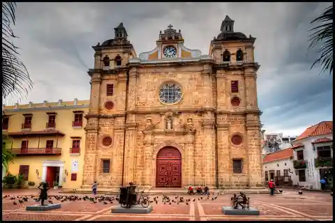 Historical and cultural city tour in Cartagena de Indias