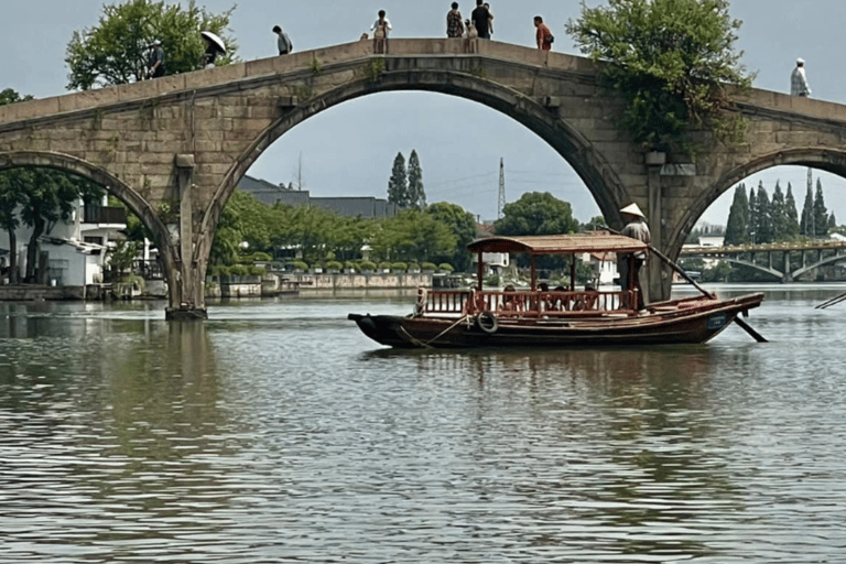 Tour Privado de 2 Días por el Skyline de Shanghái y el Jardín de SuzhouCon todas las admisiones