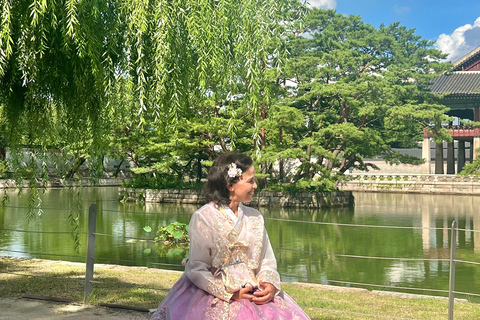 Sesión de fotos del palacio Gyeongbokgung con tu propio teléfonoSesión fotográfica en el Palacio Gyeongbokgung con tu propio teléfono móvil