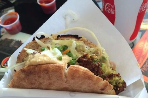 Washington D.C.: il miglior tour dello street food con una guida localeWashington D.C.: 3 ore di degustazione a piedi per piccoli gruppi