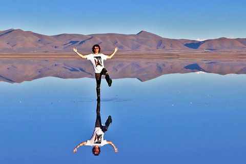 From La Paz: Uyuni Salt Flats 2-Day Tour with Bus Transfers