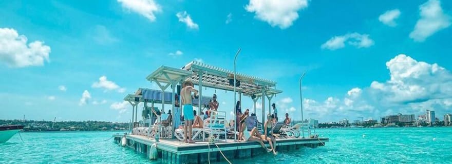 San Andrés : Ibiza Bar Flottant dans la mer aux 7 couleurs + 1 bière