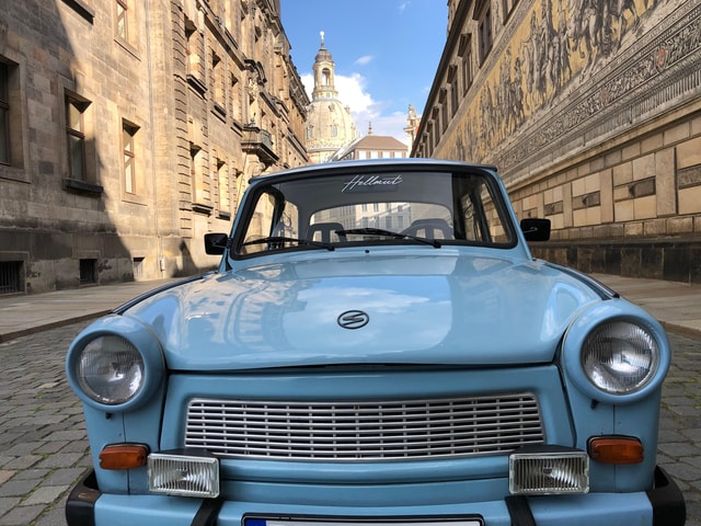 Dresden: 150-Minute Trabi Tour as a Guided City Tour