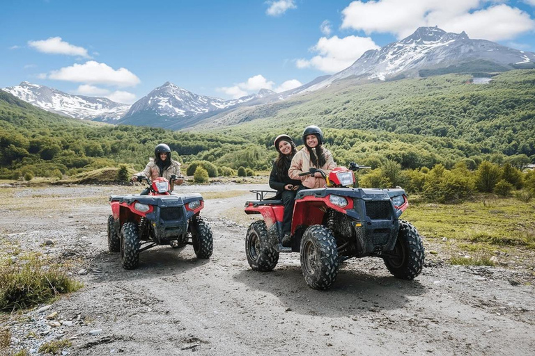 Ushuaia: Adventure and Fueguina Fauna with Animal Encounter of Your Choice Ushuaia: Adventure and Fueguina Fauna with Animal Encounter - Huskie Walk-