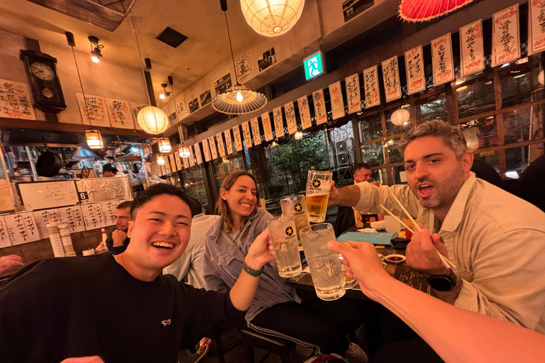 Kanazawa: Nighttime Izakaya Tour with Local Guide