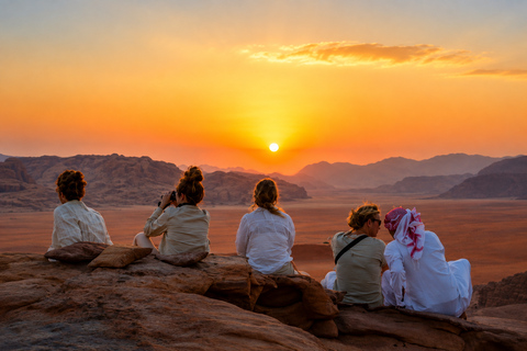 Canyons & Red Sand: 2-Hour Wadi Rum Private Jeep Tour