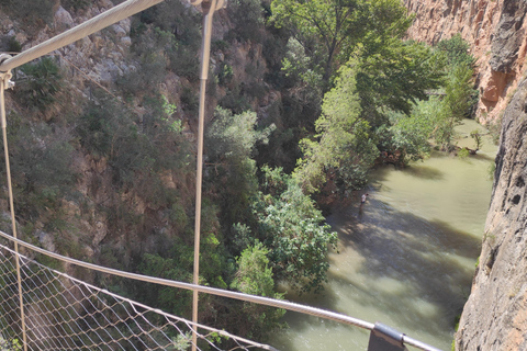 From Valencia: Excursion to Chulilla + hike and kayak tour on the lake From Valencia: Excursion to Chulilla + hike and kayaking tour on the lake