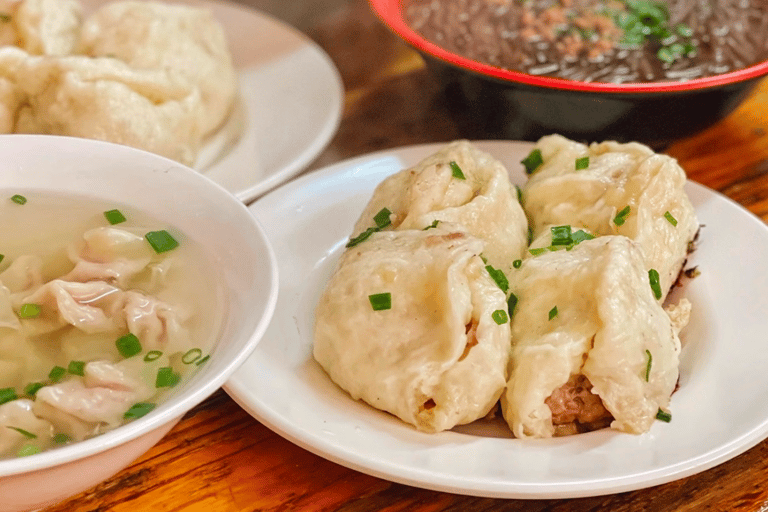 Hangzhou Breakfast Walk: Eat Like a Local in the City Center