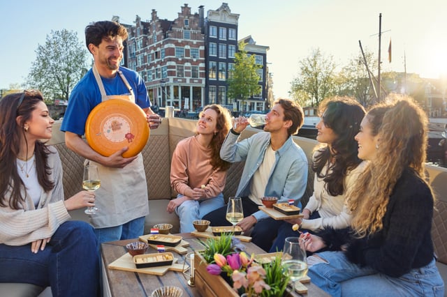Amsterdam : croisière sur les canaux avec dégustation de fromages et boissons illimitées