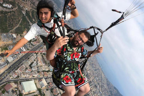 Alanya: Tandem skärmflygning upplevelse och flygning VideoAlanya:Skärmflygningsupplevelse Välkomnande på mötesplatsen