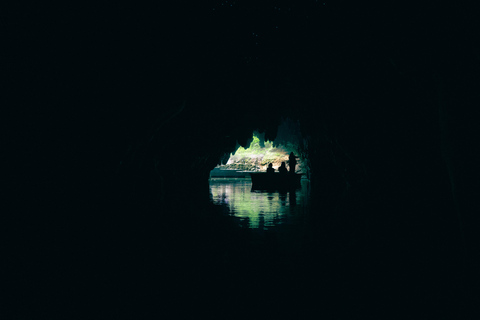 WAITOMO GLOWWORM CAVES GROUP TOUR FROM AUCKLAND