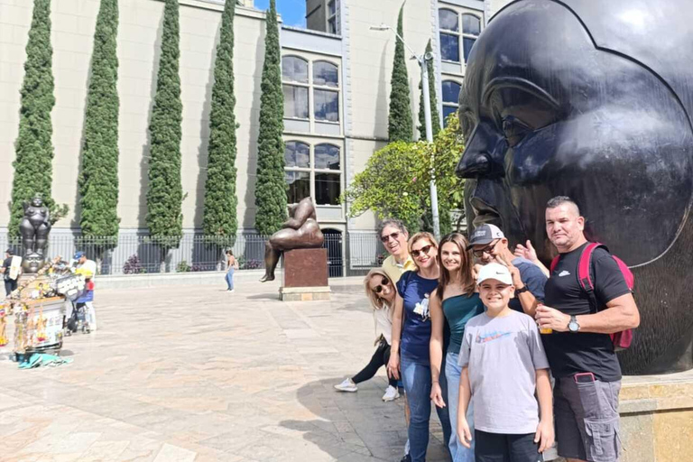 Medellín Through Time – City Sightseeing Tour | Subway, Metrocable, and Historic Center