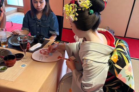 Kyoto: Geisha(Maiko) Show with Dinner, Games & Open Bar