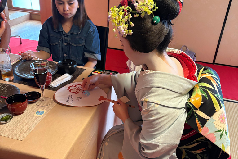 Kyoto: Geisha(Maiko) Show with Dinner, Games & Open Bar