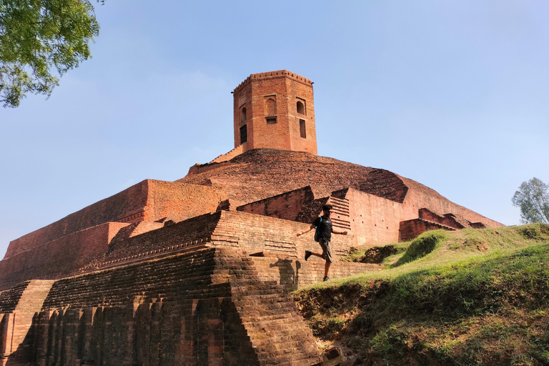 Entdecke die mystische Tour von Sarnath: Die Reise von Lord BuddhaSarnath Tour mit Fahrzeug und Live Tourguide