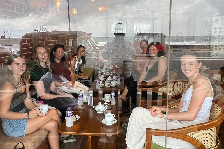 Colombo Van City Tour with Guide and Hotel Pickup.