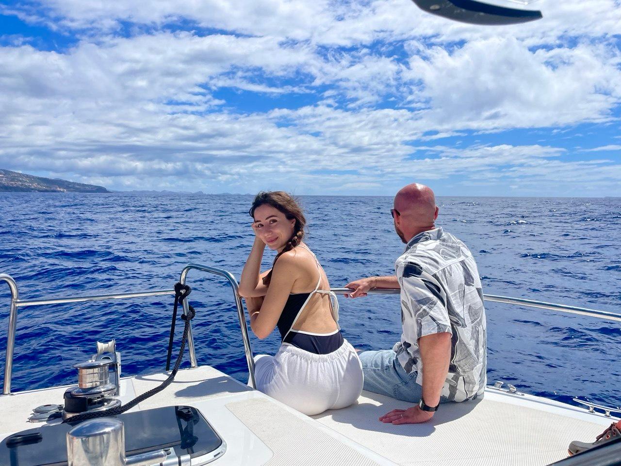 Calheta: Private Katamaran-Tour – mit offener Bar & Snacks
