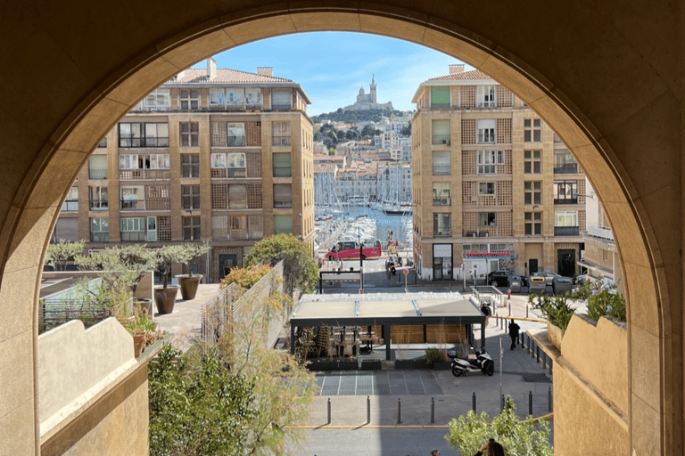 Discovering the flavors and colors of MarseilleDiscovering Marseille - Public