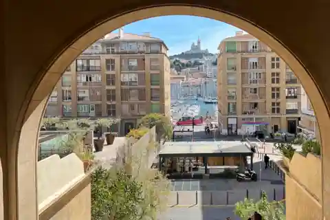 Discovering the flavors and colors of Marseille