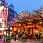 Taipei: Old Town Night Walking Tour with Temples
