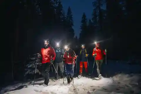 Oslo skog: Mystisk nattlig promenad med pannlampor