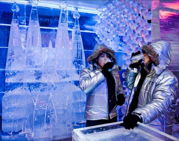 Barcelona: Icebar Experience at the Beach + 1 Drink