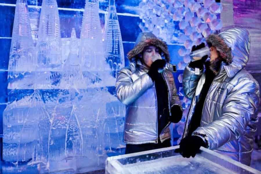 Barcelona: Icebar-Erlebnis am Strand + 1 Getränk. Foto: GetYourGuide Barcelona: Icebar-Erlebnis am Strand + 1 Getränk. Foto: GetYourGuide
