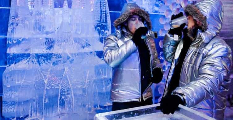 Barcelona: Icebar Experience at the Beach + 1 Drink