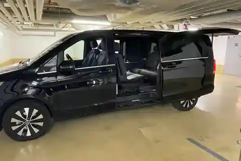 Paris: Lyxig Mercedes-transfer mellan Paris och flygplatsen