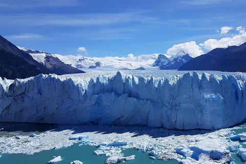 Expédition sur le glacier Perito Moreno avec transfert et guide inc.