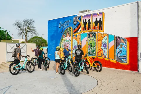 San Antonio: Murals & Hidden Gems E-Bike Tour