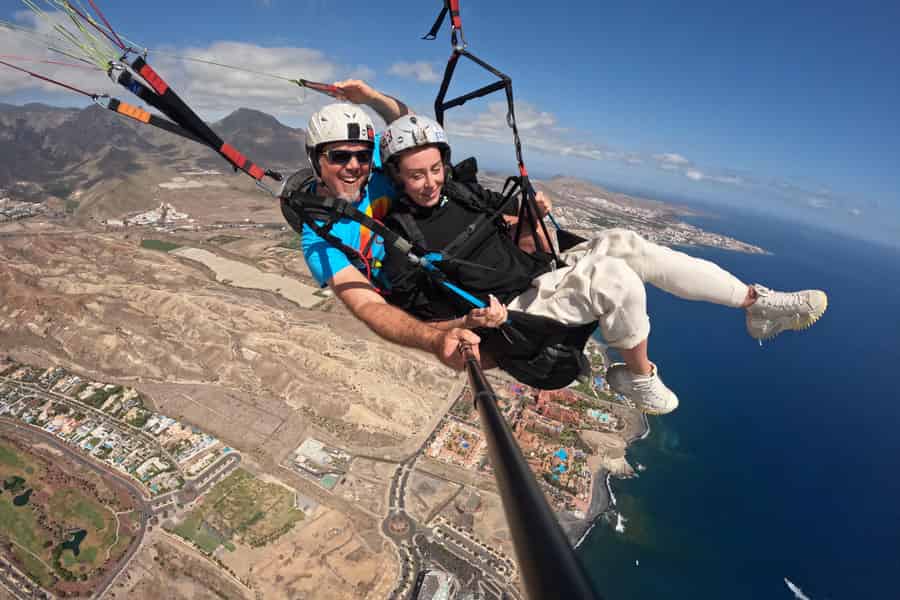 Teneriffa: Paragliding mit dem Nationalen Meister im Gleitschirmfliegen. Foto: GetYourGuide
