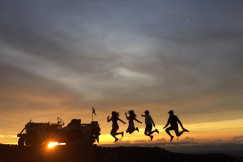 Yogyakarta:Amanecer en el Monte Merapi, Subida a Borobudur y Prambanan