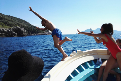 Sorrento: Amalfi Coast Boat Tour with Lunch & Swim