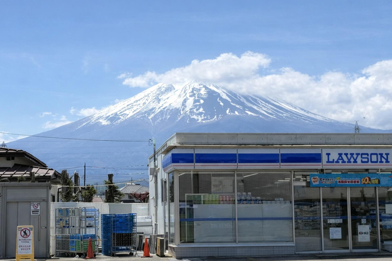 From Tokyo: Private Mt. Fuji SNS Photo Tour by Luxury Car