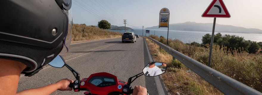 Sarande : Excursion en moto à l'œil bleu