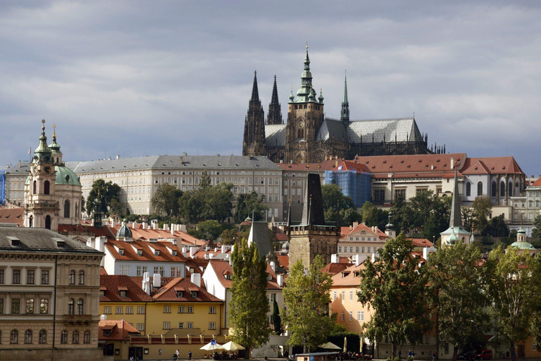 Prag: Inträdesbiljetter till slottskretsen med ljudguide