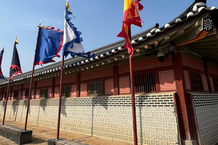 Private Suwon Tour from Seoul with 3 Attraction Options A - Private Suwon Hwaseong & Starfiled Tour from Seoul